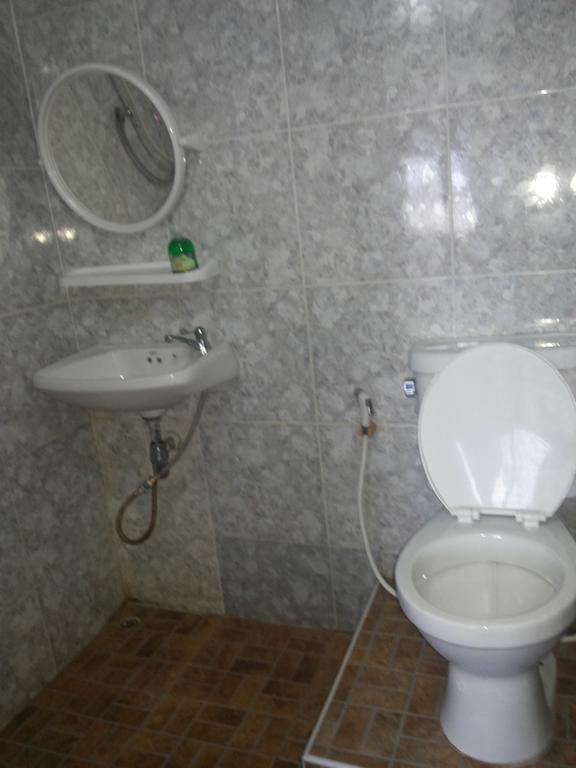 Chaam Guesthouse Cha-Am Rum bild